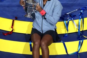 AYX-包含大坂直美回归赛场，败北首场状态亮眼，瑞士队观众沸腾！的词条