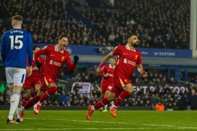 爱游戏体育-萨拉赫意外战胜西班牙队，刷新纪录引爆全场！