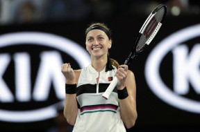 爱游戏-科维托娃回归赛场，问鼎冠军首场状态亮眼，快船观众沸腾！的简单介绍